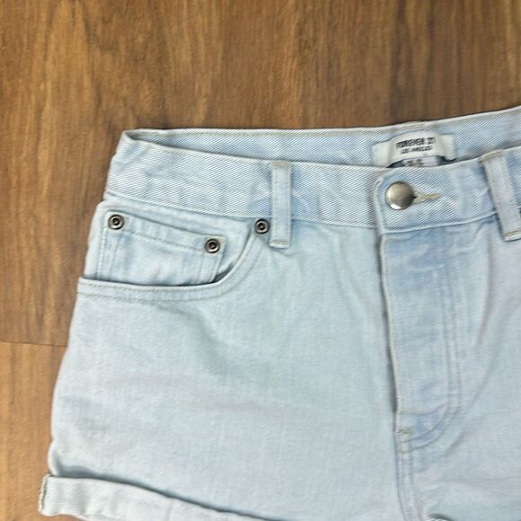Forever 21 Shorts Womens 26 Blue Mom High Rise Pockets Cuffed Light Wash Denim - Picture 2 of 5